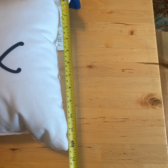 Decorative pillows - Picture 3 of 3